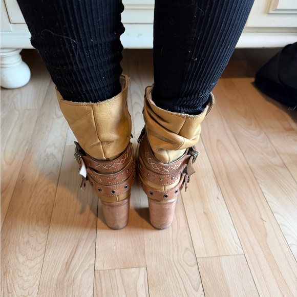 Freebird by Steven Tan Slouch Lace-Up Leather Boots with Studded Straps - Picture 4 of 8